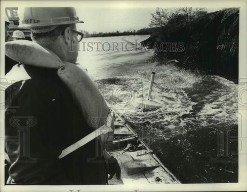 1977 press photo bill - 1977, brisson