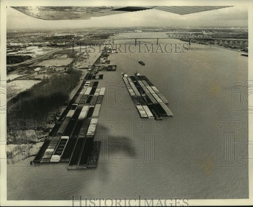 1974 press photo barges - 1974,