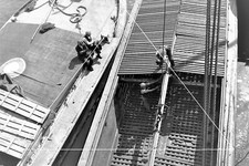 LOADING BARGES ON THE THAMES
